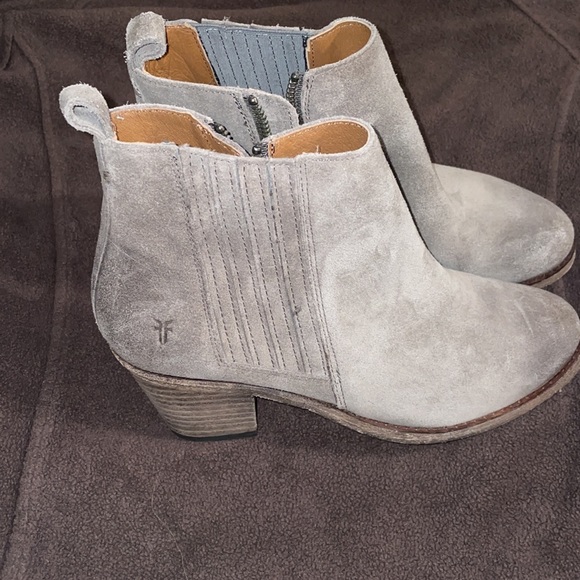 FRYE women Alton Chelsea Suede Leather Boots 🥾 - Picture 6 of 11